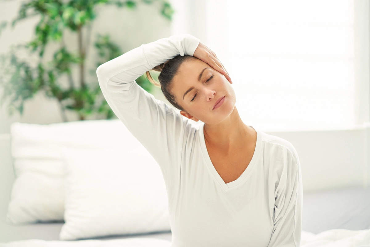 Person auf Latexmatratze